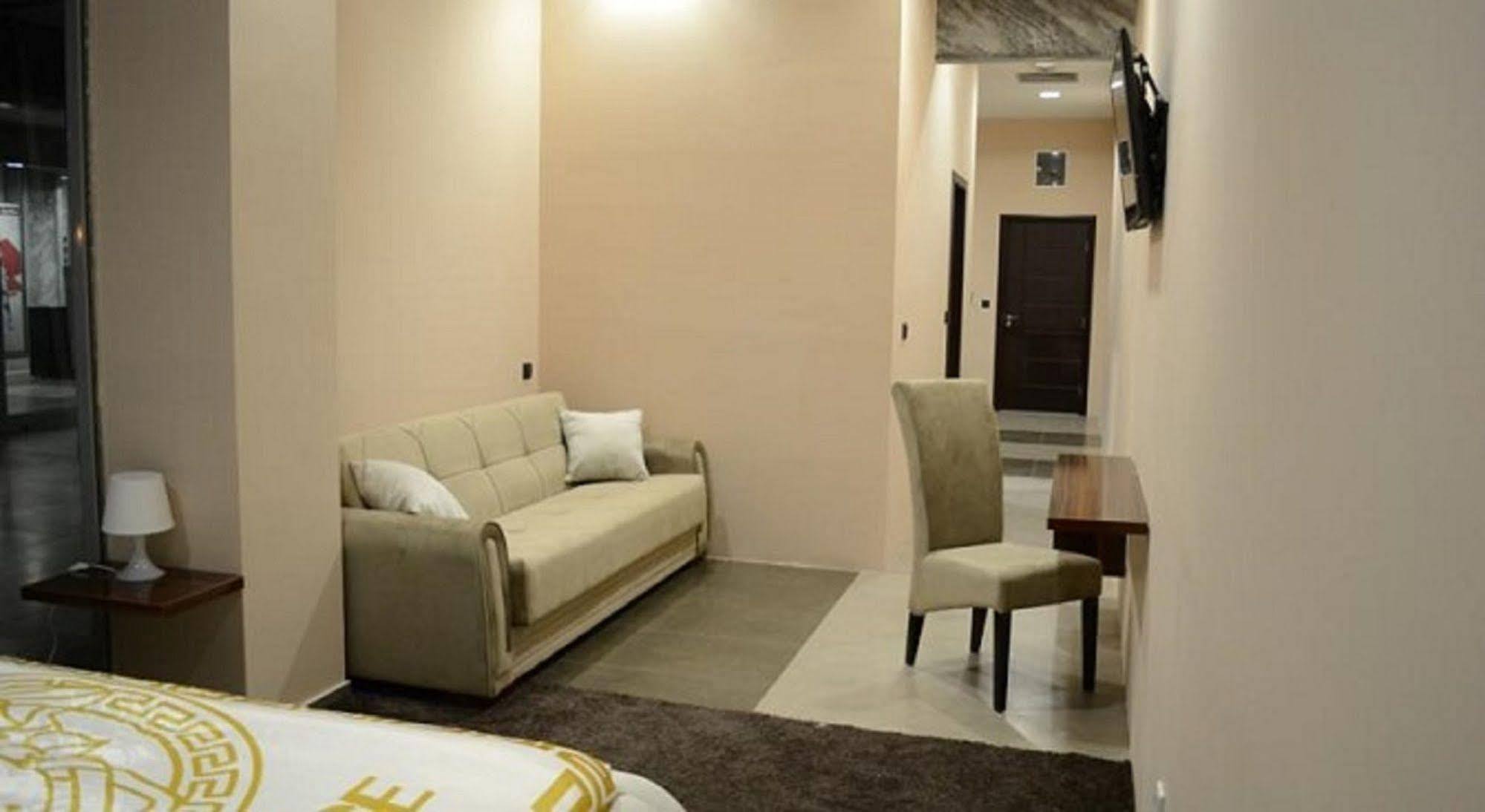 Hotel Metropolitan By Belgrade Arena Εξωτερικό φωτογραφία